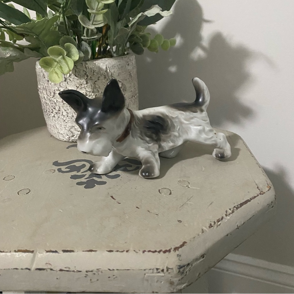 Vintage Ceramic Scottish Terrier Dog Figurine